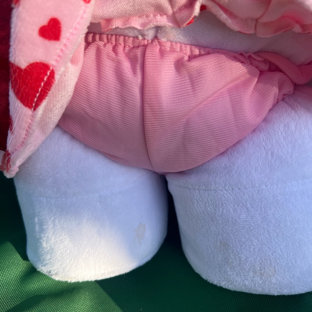 Hello Kitty Valentine Geeter Plush Gemmy Limited Edition 2016 20 inches tall - Picture 4 of 9